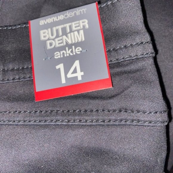 Avenue Butter Jet Black Denim Ankle Jean, size 14 - Picture 2 of 4